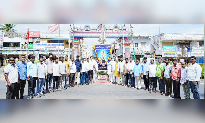 Sardar Sarvai Papanna Goud Birth Anniversary Kadthal