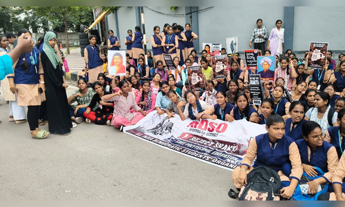 Students Protest Against GO 97 f