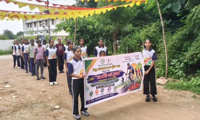Sundays on Cycles event promotes fitness and environmental awareness in Bhainsa