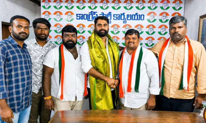Tadwai Mandal Congress leaders meet Kamareddy District Congress President Ale Mallikarjun