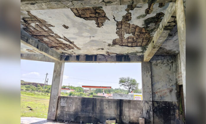 Dilapidated Tadwai bus stand awaits repairs and restoration of regular bus services