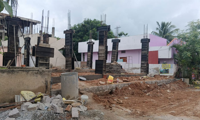 Jawahar Nagar | బుల్డోజర్ల హల్చల్.. నోటీసుల డ్రామా 3 jawahar nagar illegal constructions officials notices1