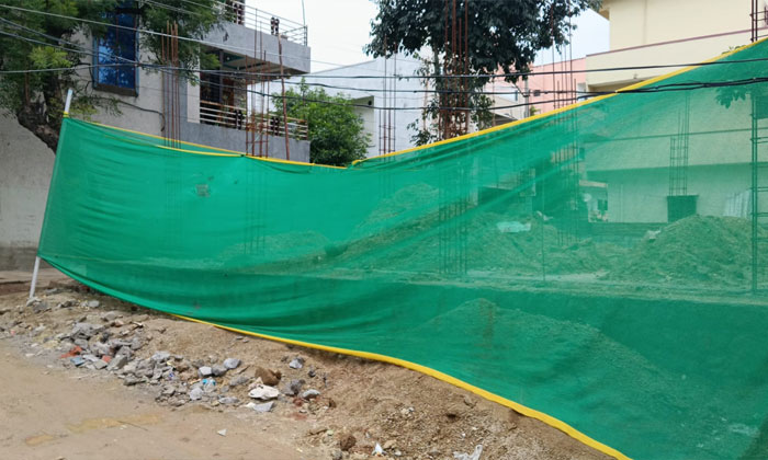 Jawahar Nagar | బుల్డోజర్ల హల్చల్.. నోటీసుల డ్రామా 2 jawahar nagar illegal constructions officials notices2