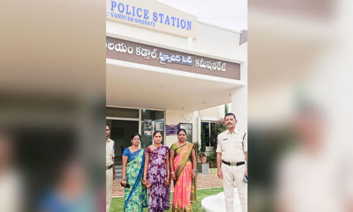 ASHA workers detained by Kadthal police while preparing for Chalo Hyderabad protest