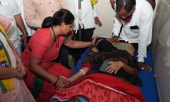 Adilabad RIMS Fire Kavitha Demands Action
