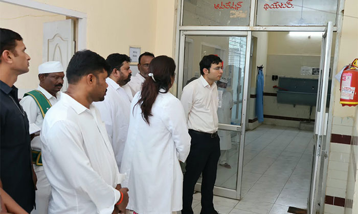 Bhavesh Mishra Inspects Khanapur Government Hospital 2