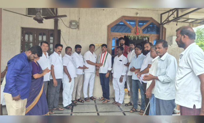 Chintala Mohan Reddy appointed as Congress Party President for Chinna Ravirala village