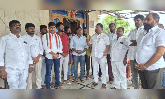 Chinnaraviryala | కాంగ్రెస్ పార్టీ అధ్యక్షులుగా చింతల మోహన్ రెడ్డి. 1 Chintala Mohan Reddy Congress President Chinna Ravirala1