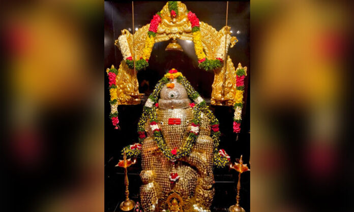 Devotees receive darshan of Sri Lakshmi Ganapathi on the ninth day at Ganesh Gadda in Rudraram