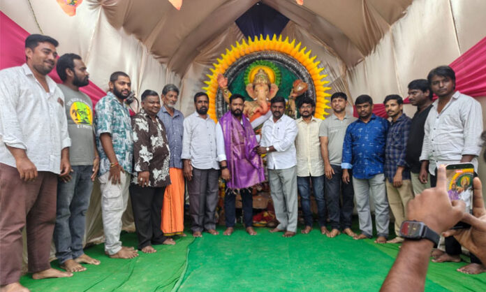 Gyarala Srinivas Goud performs special Ganapathi prayers during Ganesh Navaratri in Kuntloor and Manjeera Colony