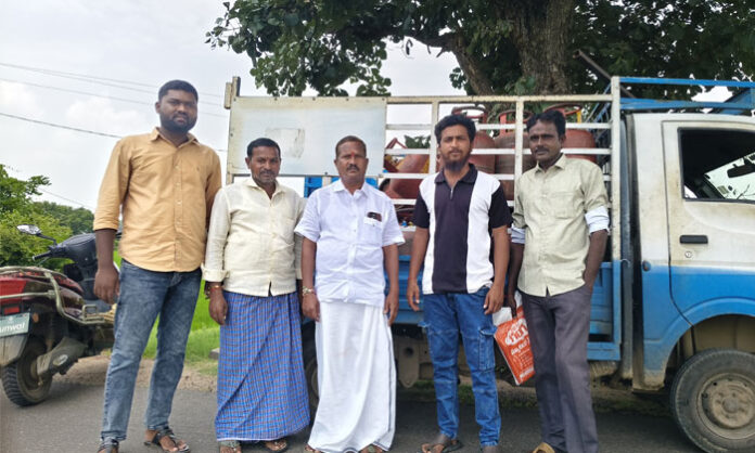 Illegal gas refilling from full cylinders to empty cylinders sparks outrage in Chintakunta village