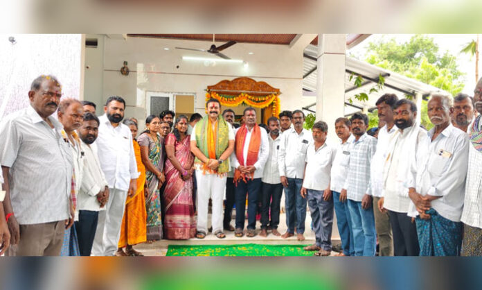 Congress leaders participate in Indiramma housewarming ceremonies for poor families