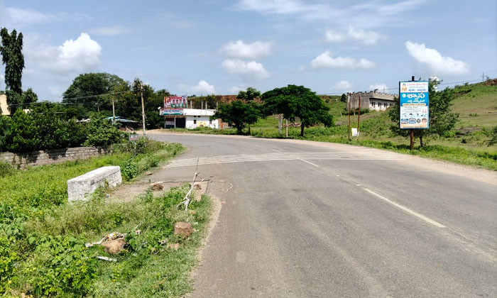 Kamareddy Yellareddy road culvert danger2