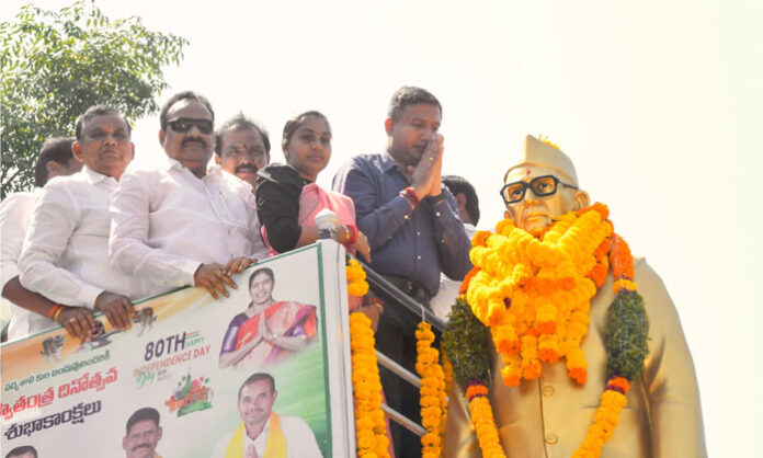 District Collector Rajarshi Shah, MP Godam Nagesh and MLA Payala Shankar garland Konda Laxman Bapuji's statue near Gandhi Park during his 111th birth anniversary celebrations.