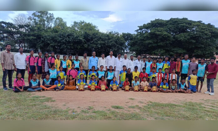 Kurthiwada students secure eight first-place finishes in mandal-level Volleyball and Kho-Kho competitions