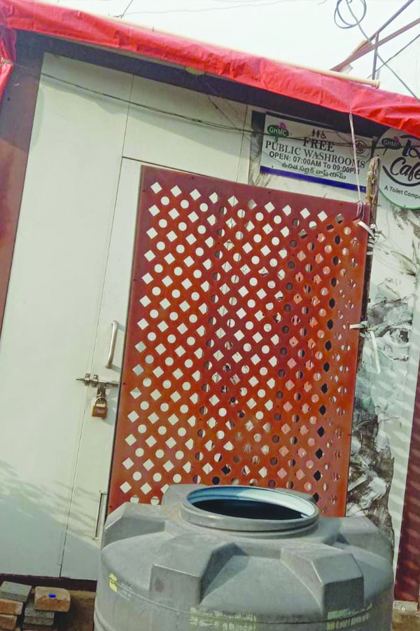 Loo Cafe Public Toilet Closure Issues0