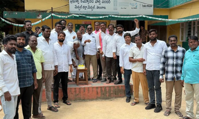 BRS leaders celebrate Medchal MLA Malla Reddy’s 73rd birthday in Medchal