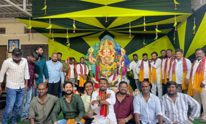 Mallepula Srikanth Yadav offers prayers at Vinayaka pandals in Chandrapuri Colony and Jawaharnagar