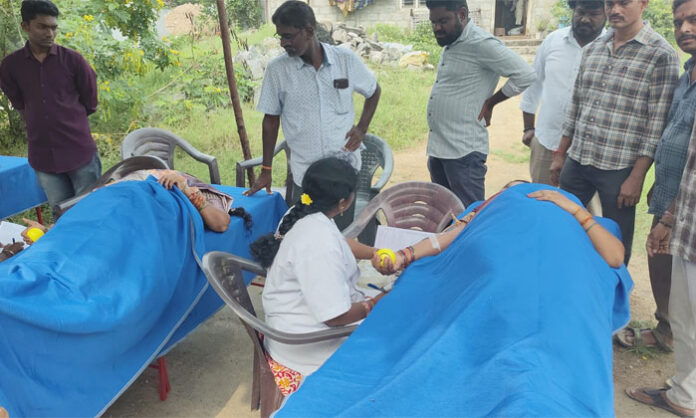 Blood donation camp organized by Ekadanta Gajanana Mandali in Mallikudurla