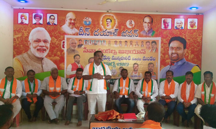 Katta Sudhakar Reddy addresses BJP workers at Seva Sankalpa Abhiyan workshop in Kalwakurthy