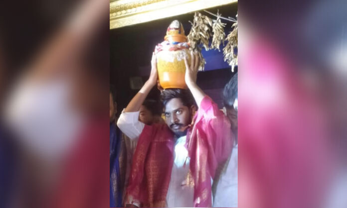 Ch. Eshwar Goud wins the Navasamaj Youth Association's Ganesha laddu auction with a bid of ₹1,21,000 in the Old Keri area of Sadashivpet.