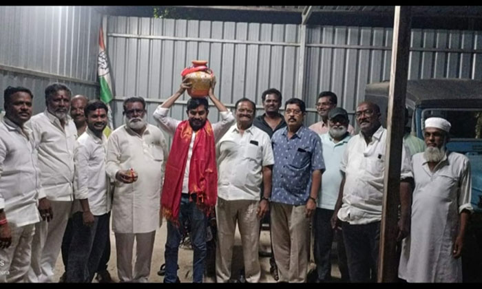 Sadashivpet | రూ. 1.21 లక్షలకు ‘నవ సమాజ్’ గణేశుని లడ్డూ! 1 Navasamaj Ganesha Laddu Auction Fetches ₹1.21 Lakh in Sadashivpet0