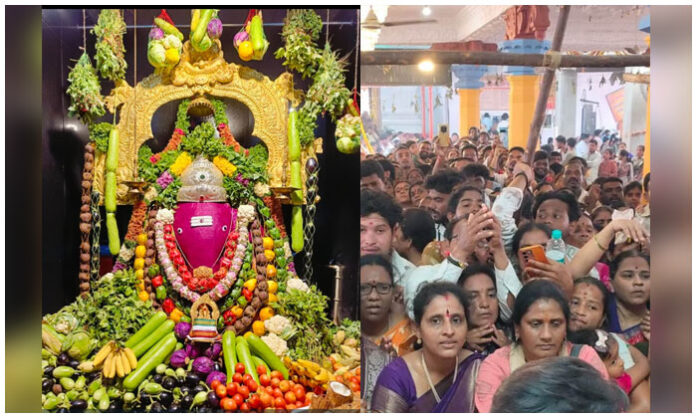 Siddhi Ganapathi appears as Sri Shakambareswara during the 10th-day Brahmotsavams at Rudraram Ganesh Gadda