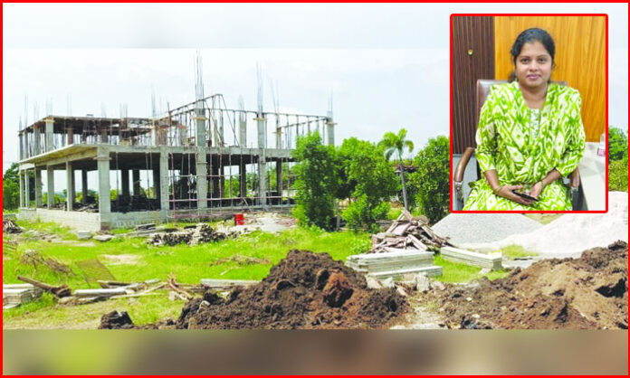 Shankarpally Municipal Vice-Chairperson Swetha Pandu Rangareddy raises concerns over municipal coordination and constructions