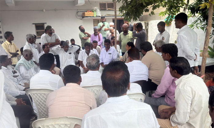 Sunitha Laxma Reddy Pays Tributes0