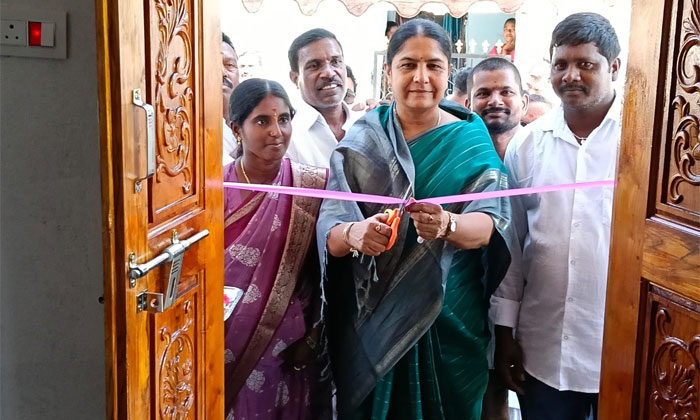 Sunitha Laxma Reddy Says KCR Deserves Credit1 1