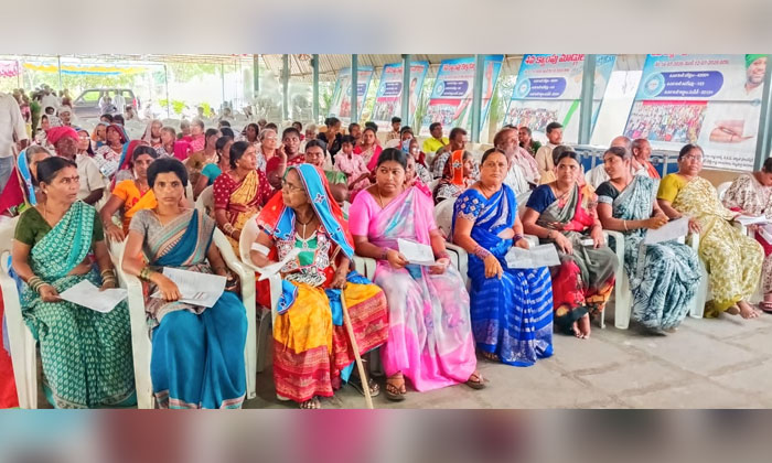 Sunkireddy Free Eye Medical Camp in Kadthal3