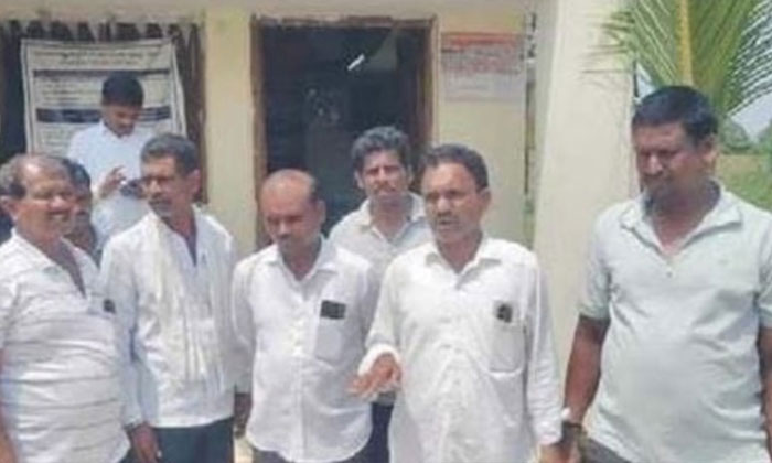 Tadwai Transco AE Karunakar Farmers Electricity Complaints1