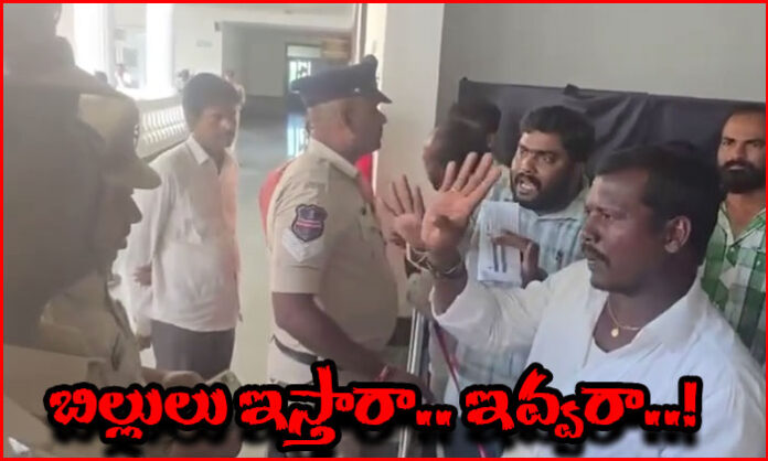 Contractors and retired employees protest outside Deputy CM Bhatti Vikramarka's chamber at the Telangana Secretariat, demanding clearance of pending bills and an appointment to present their grievances.