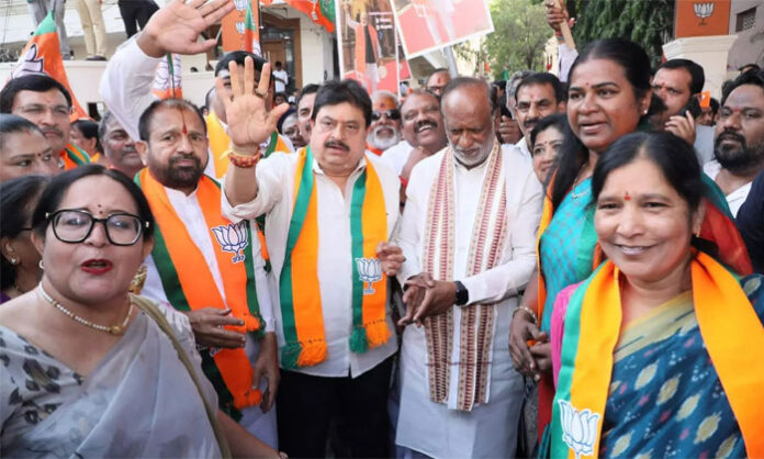 BJP leaders Eleti Maheshwar Reddy and Malka Komuraiah to attend Telangana's all-party meeting on drought and demand farmer compensation.