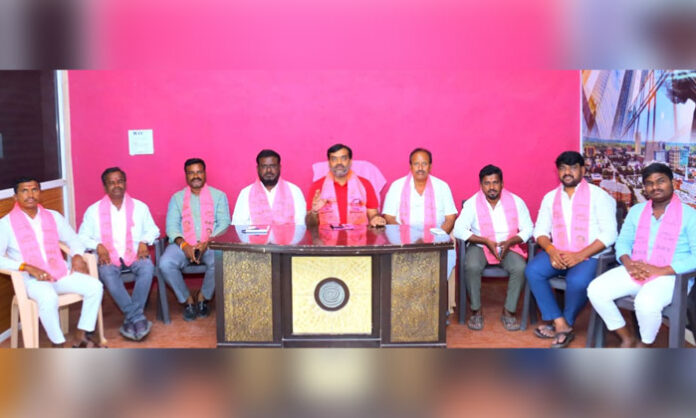 BRS leader Lakshmi Narasimha Reddy demands answers on farmers' issues, power cuts and implementation of welfare promises in Telangana.