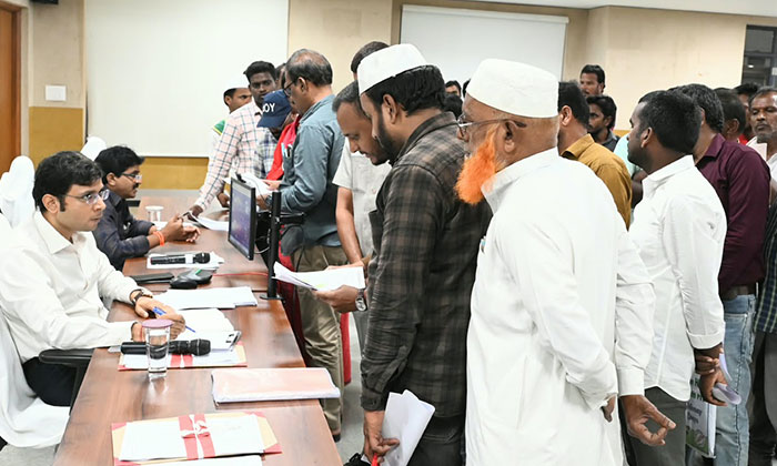 Bhavesh Mishra Directs Speedy Resolution of Prajavani Applications2 1
