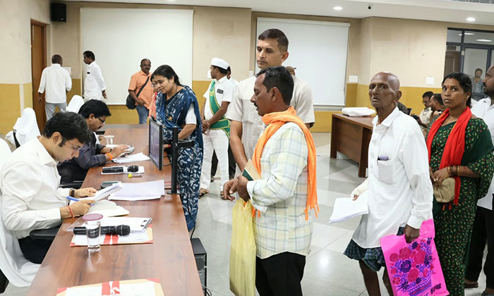 Bhavesh Mishra Directs Speedy Resolution of Prajavani Applications5