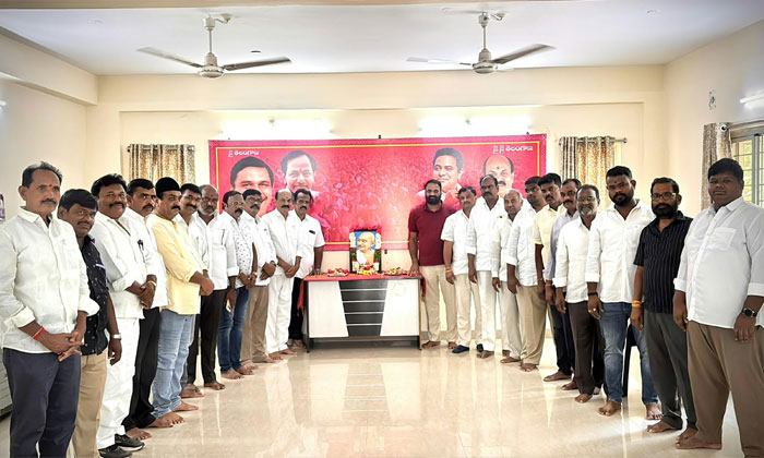 Chinta Prabhakar Pays Tribute to Mahatma Gandhi in Sangareddy