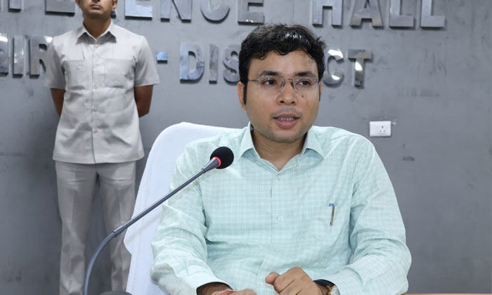 District Collector Bhavesh Mishra Leads Gandhi Jayanti Celebrations at Collectorate