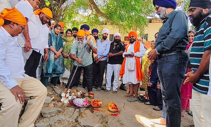 Guru Nanak Mandir | గురునానక్ మందిర్ కమాన్లకు భూమిపూజ చేసిన జగ్గారెడ్డి 1 Jagga Reddy Begins Guru Nanak Mandir Gateway Construction