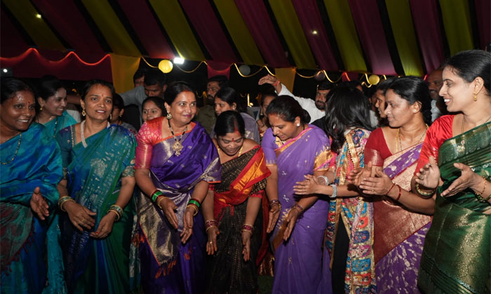 Kalvakuntla Kavitha Bathukamma Celebrations in Hastinapuram0