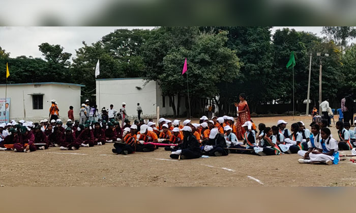 Sports Development | విద్యార్థుల్లో క్రీడా నైపుణ్యాన్ని పెంపొందించేందుకు క్రీడలు దోహదం...! 1 Mandal Level Sports Competitions Begin in Brahmanapalli Tadwai