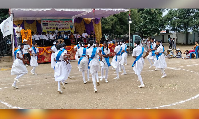 Sports Development | విద్యార్థుల్లో క్రీడా నైపుణ్యాన్ని పెంపొందించేందుకు క్రీడలు దోహదం...! 4 Mandal Level Sports Competitions Begin in Brahmanapalli Tadwai01 2
