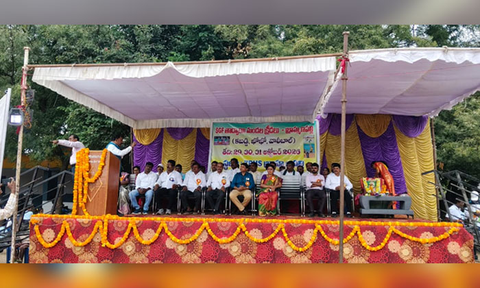 Sports Development | విద్యార్థుల్లో క్రీడా నైపుణ్యాన్ని పెంపొందించేందుకు క్రీడలు దోహదం...! 5 Mandal Level Sports Competitions Begin in Brahmanapalli Tadwai05
