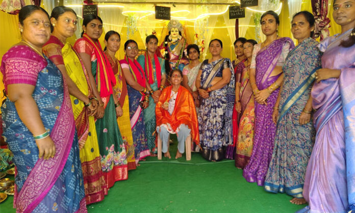 Endrial villagers felicitate Navya Sri after her team’s Under-14 girls’ kabaddi victory secured a place at the national level.
