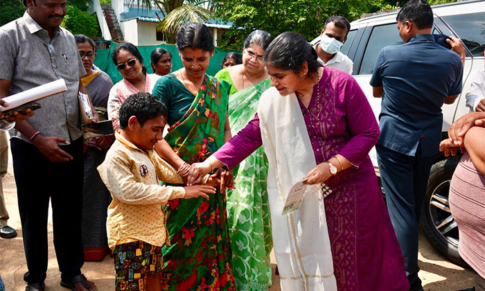 Satya Sharada Inspects Anganwadi Centers in Warangal 1