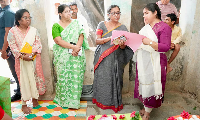 Satya Sharada Inspects Anganwadi Centers in Warangal4