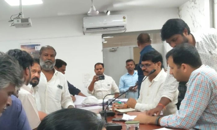 Siddhapur Colony Residents Demand Cremation Ground