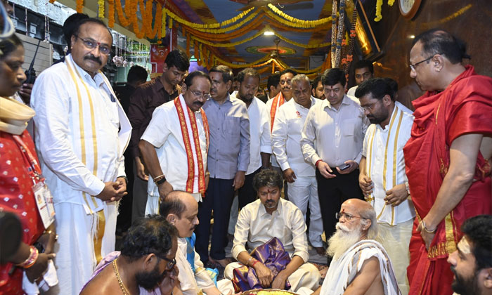 Vijay Visits Kanaka Durga Temple in Vijayawada