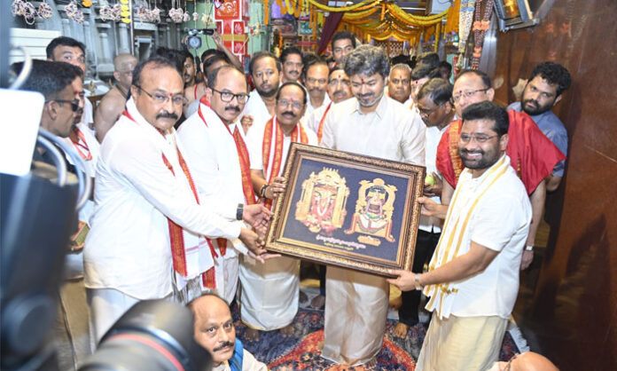 Vijay visits Goddess Kanaka Durga Temple in Vijayawada and participates in special prayers.